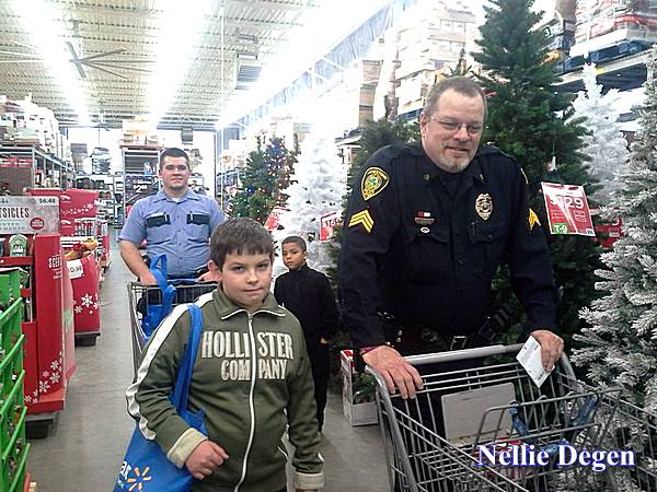 Annual Jamestown Cops & Kids program Dec 13, 2015  - photos by Nellie Degen for CSiNewsNow